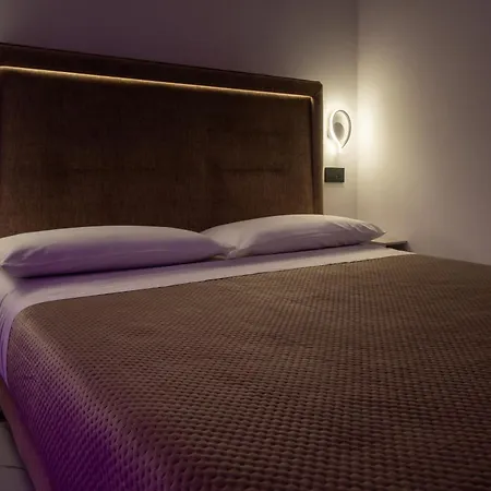 Crystalrooms Bed & Breakfast *
